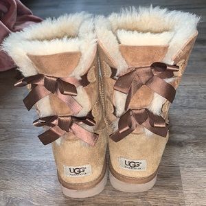 UGG Bailey Bows